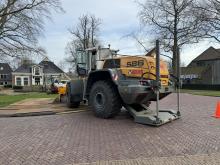 Verplanten "Beatrix-Boom" in Dalen, gemeente Coevorden